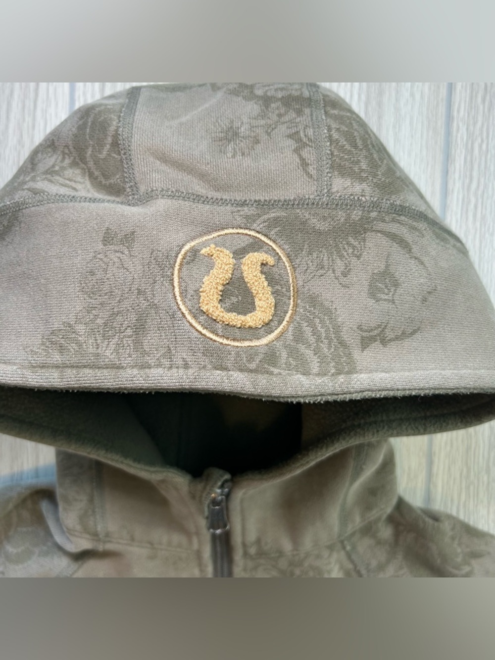 Lululemon Scuba Hoodie II Rare Alberta Lake Rose Special Edition Floral Size 2 - Picture 4 of 8